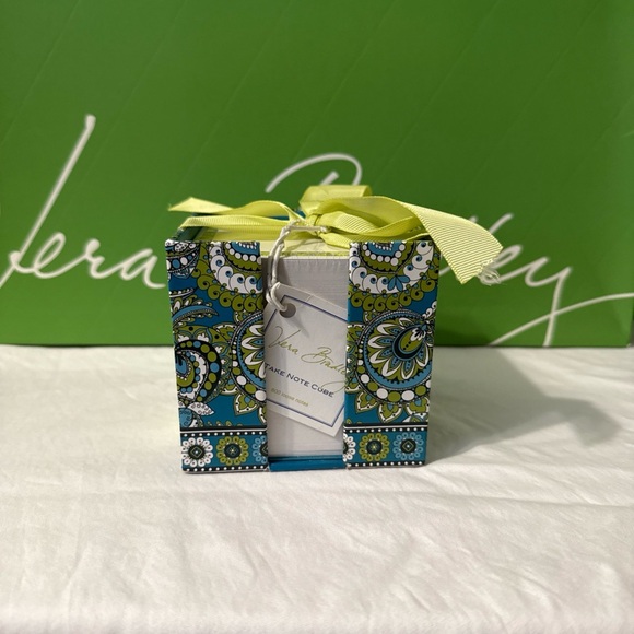 NWT Rare Vera Bradley Retired Peacock Pattern | Mercari NWT Vera Bradley Peacock Take Note Cube Retired pattern